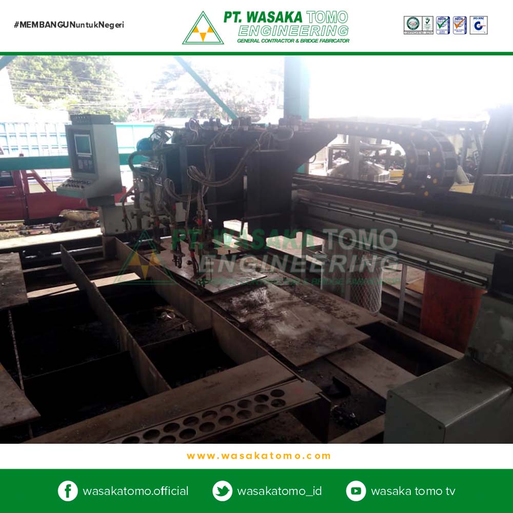 Fabrikator Jembatan | Kontraktor Jembatan | Workshop | Assembly Machine | Cutting Machine | Drilling Machine | Straightening Machine | Welding Machine